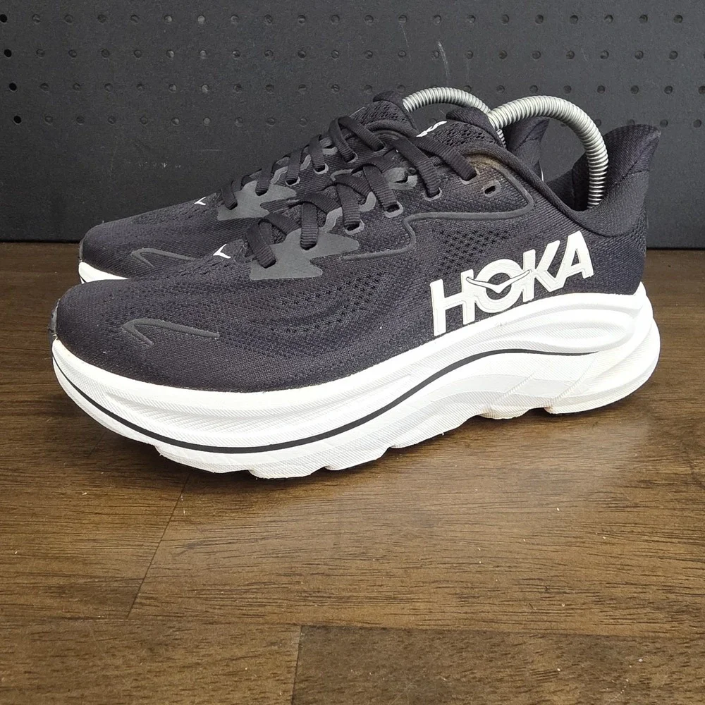 Hoka One One Clifton 10 Womens Size 8.5B Black Athletic Running Shoes Sneakers